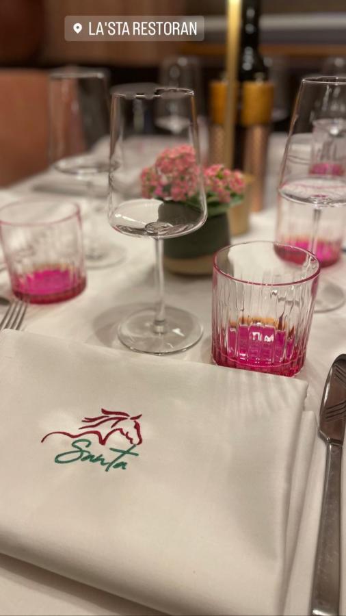 Santa Villa & Restaurant Σρέμσκα Μιτρόβιτσα Εξωτερικό φωτογραφία