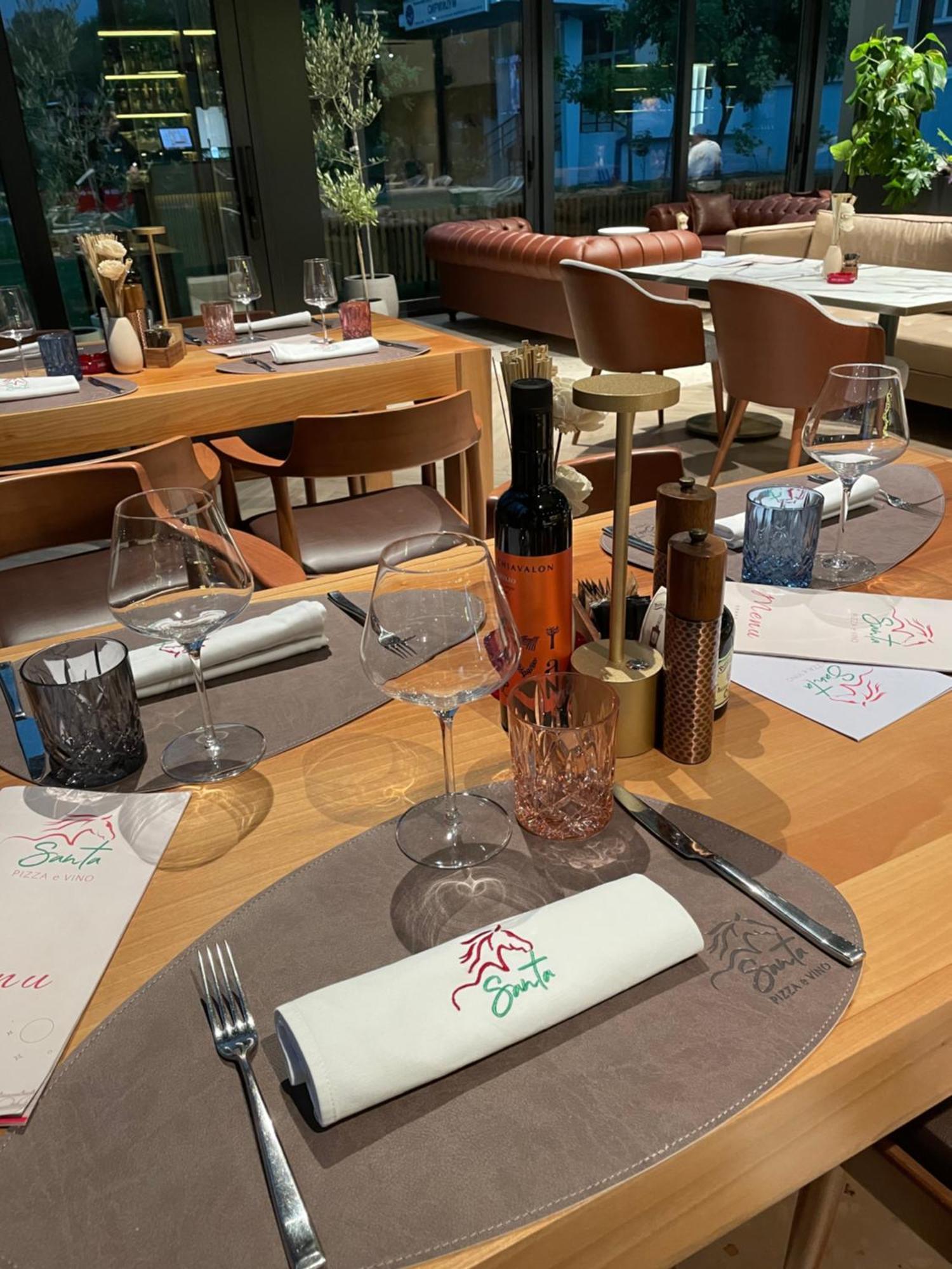 Santa Villa & Restaurant Σρέμσκα Μιτρόβιτσα Εξωτερικό φωτογραφία