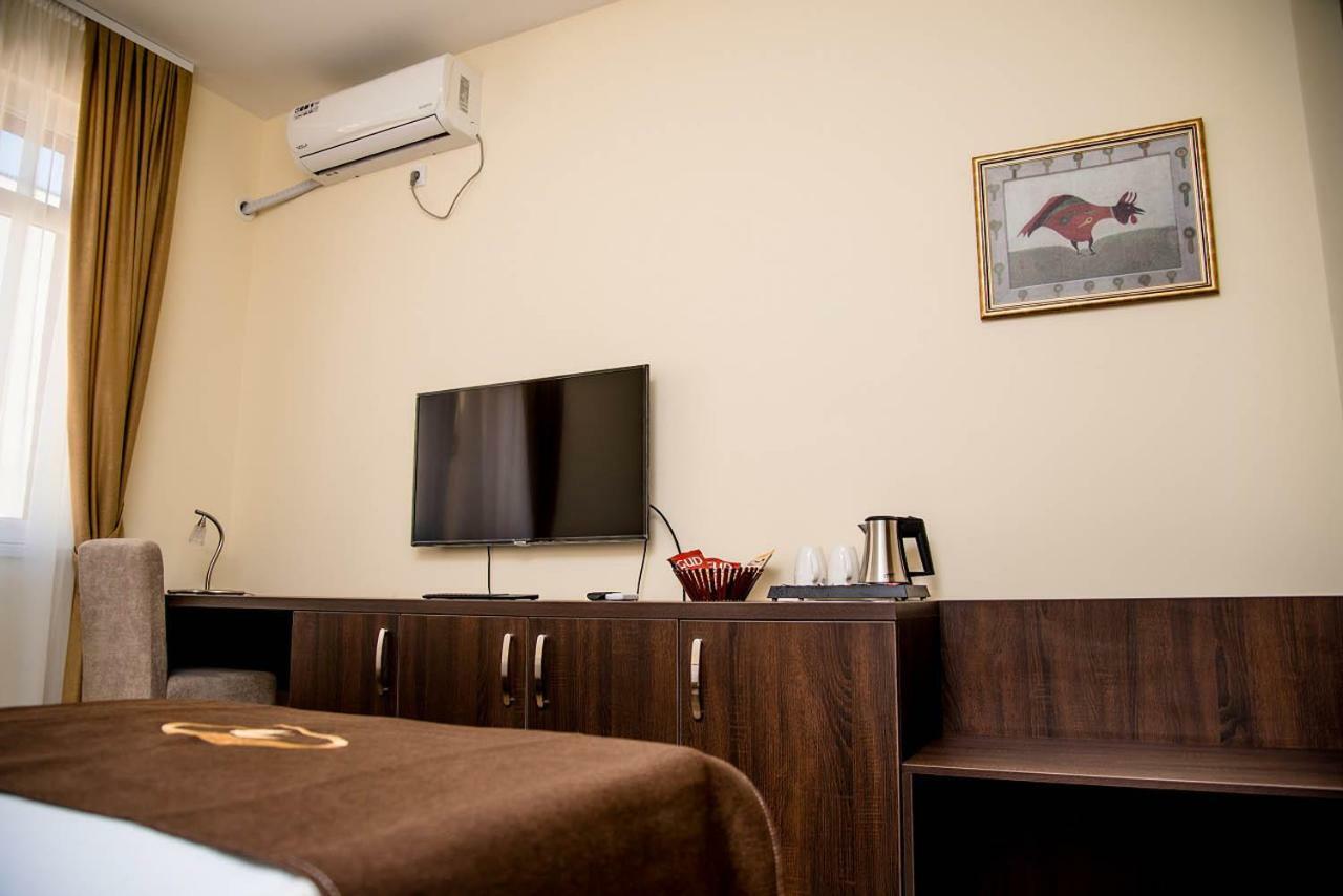 Santa Villa & Restaurant Σρέμσκα Μιτρόβιτσα Εξωτερικό φωτογραφία